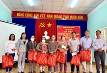 Ban Dân vận Thành ủy Nha Trang tổ chức hoạt động kỷ niệm 133 năm Ngày sinh Chủ tịch Hồ Chí Minh (19/5/1890 - 19/5/2023)